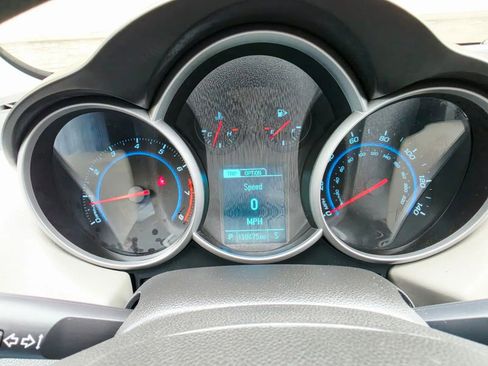 Used 2014 Chevrolet Cruze LS FWD image 15