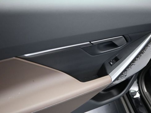 Certified 2025 BMW 530i image 15