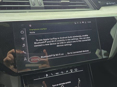 Used 2024 Audi Q8 e-tron Prestige image 21