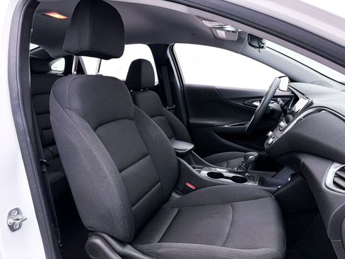 Used 2025 Chevrolet Malibu LS FWD image 32