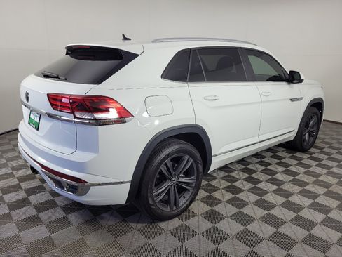 Used 2021 Volkswagen Atlas Cross Sport SE w/ Panoramic Sunroof Package FWD image 9