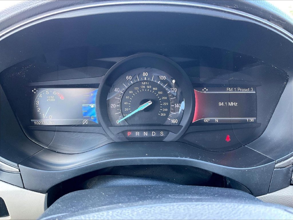 Used 2018 Ford Fusion SE w/ Fusion SE Technology Package FWD image 23