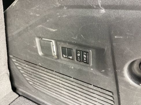 Used 2024 Chevrolet Tahoe Premier image 31