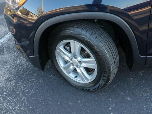 Used 2021 Chevrolet Trax LS w/ Tint and Cruise Package FWD image 29