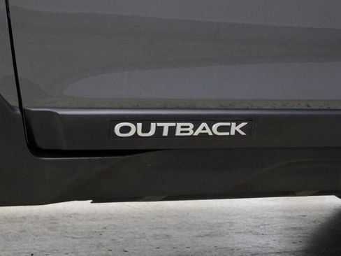 Used 2018 Subaru Outback 2.5i Limited image 22