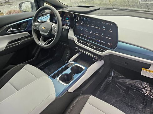 Used 2026 Chevrolet Equinox EV LT w/ Convenience Package II AWD/4WD image 10