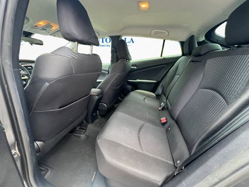Used 2017 Toyota Prius FWD image 10
