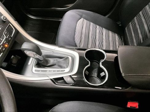 Used 2016 Ford Fusion SE image 18
