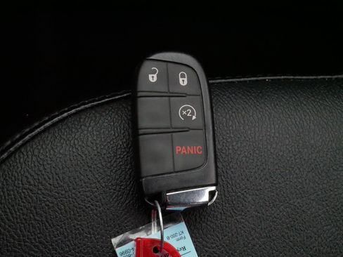 Used 2023 Jeep Compass Latitude w/ Sun and Sound Group AWD/4WD image 31
