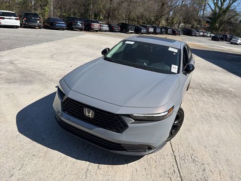 Certified 2025 Honda Accord SE image 3