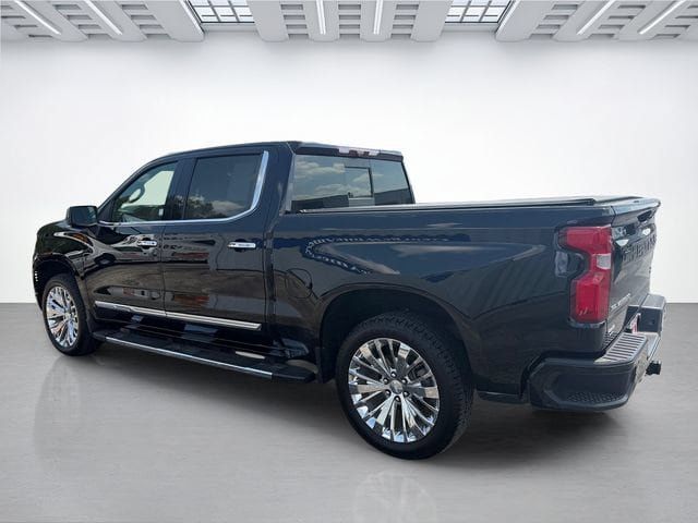 Used 2023 Chevrolet Silverado 1500 High Country w/ High Country Premium Package AWD/4WD image 7