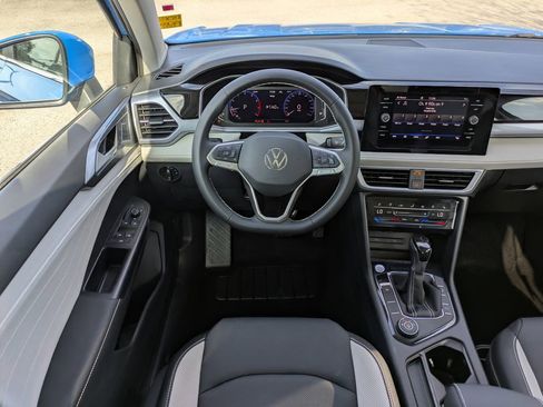 New 2026 Volkswagen Taos SEL image 17