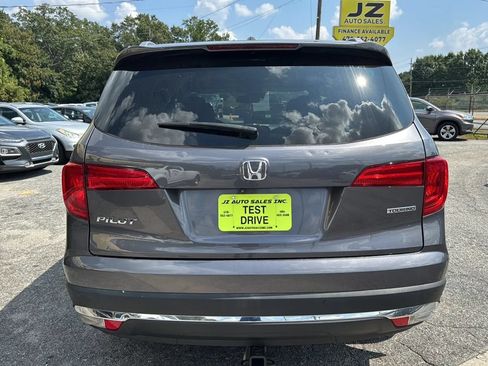 Used 2017 Honda Pilot Touring image 4