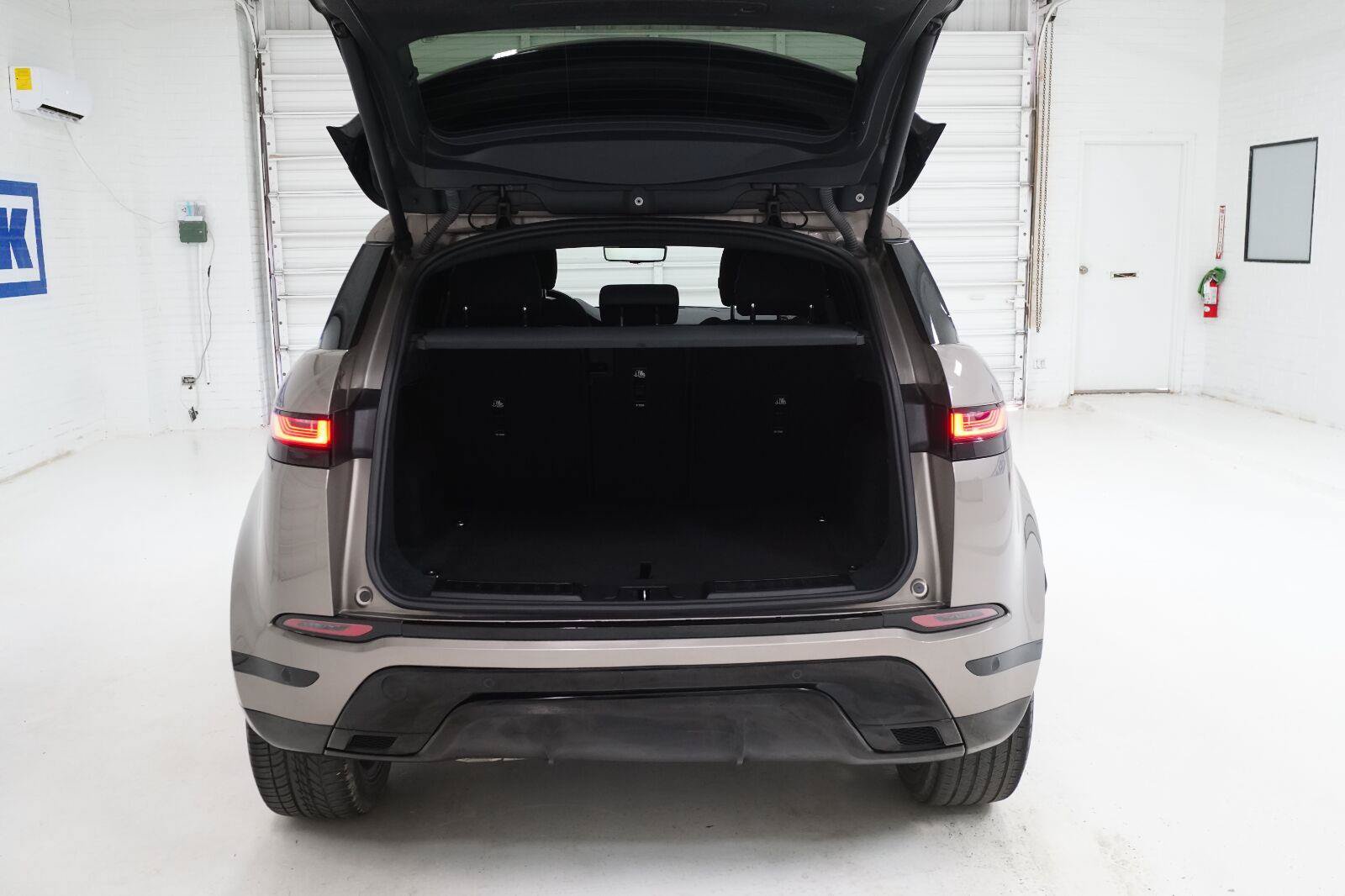 Used 2021 Land Rover Range Rover Evoque R-Dynamic S AWD/4WD image 28