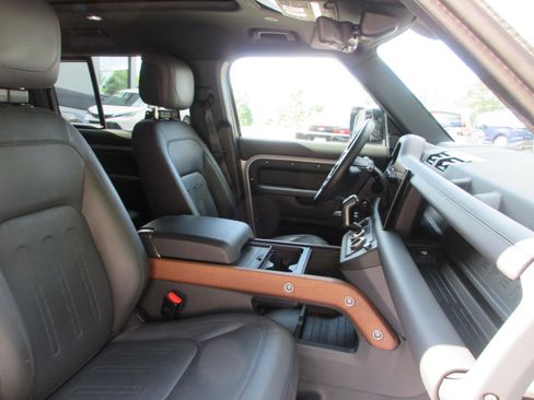 Used 2023 Land Rover Defender 110 X AWD/4WD image 31