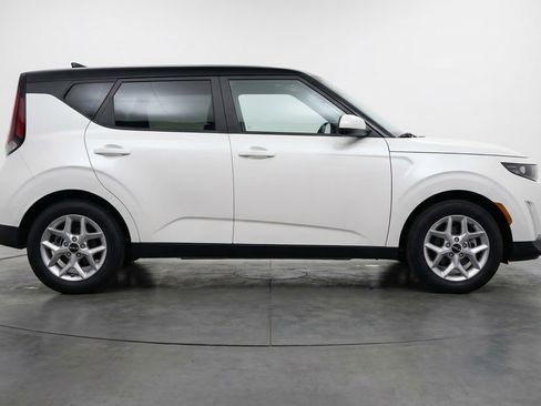 Used 2025 Kia Soul LX w/ LX Technology Package image 11