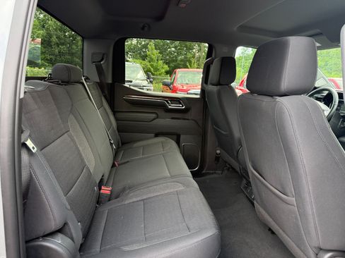 Used 2023 Chevrolet Silverado 1500 LT AWD/4WD image 19