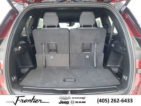 New 2025 Jeep Grand Cherokee L Laredo w/ Luxury Tech Group I image 30