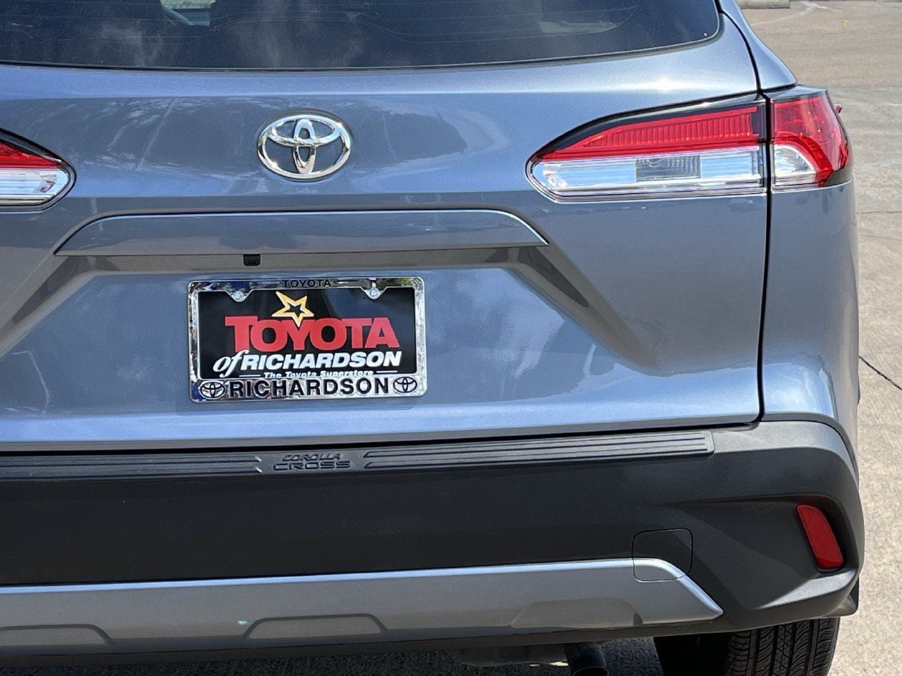 Used 2025 Toyota Corolla Cross L FWD image 6