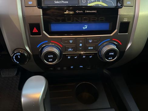 Used 2020 Toyota Tundra Platinum image 31