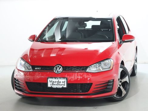 Used 2015 Volkswagen GTI SE image 2