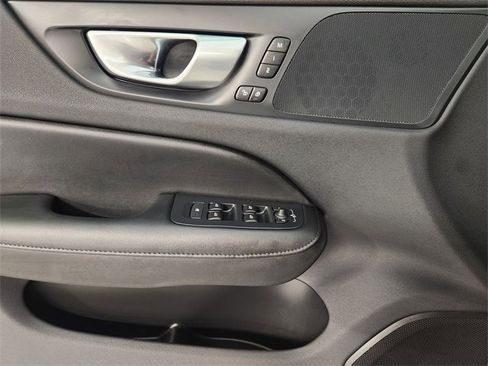 Used 2024 Volvo S60 B5 Core image 21