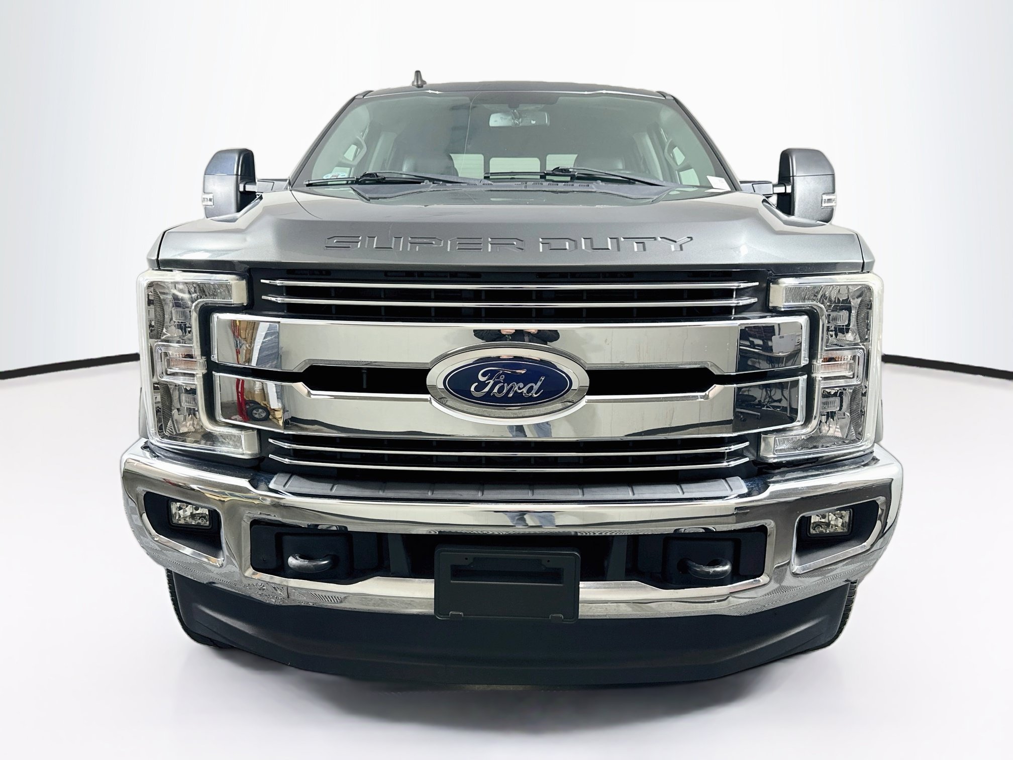 Used 2019 Ford F250 Lariat w/ Lariat Value Package AWD/4WD image 2