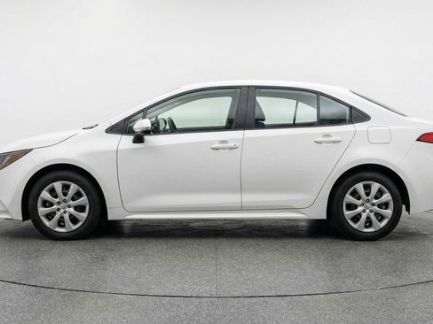 Used 2025 Toyota Corolla LE image 5