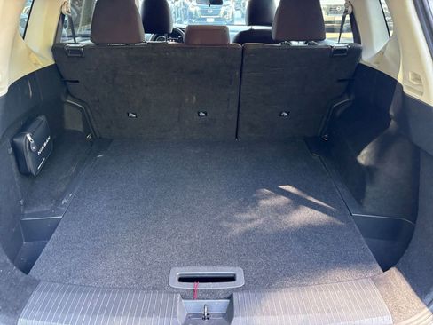 Used 2025 Nissan Rogue SV FWD image 33