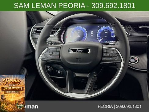 New 2025 Jeep Grand Cherokee Altitude image 11