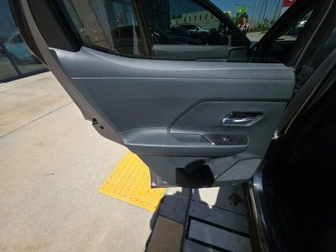 Used 2025 Nissan Kicks SV image 21