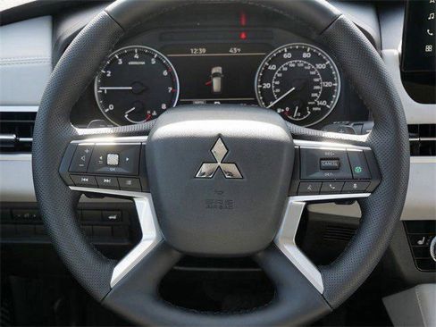 New 2026 Mitsubishi Outlander SE AWD/4WD image 8