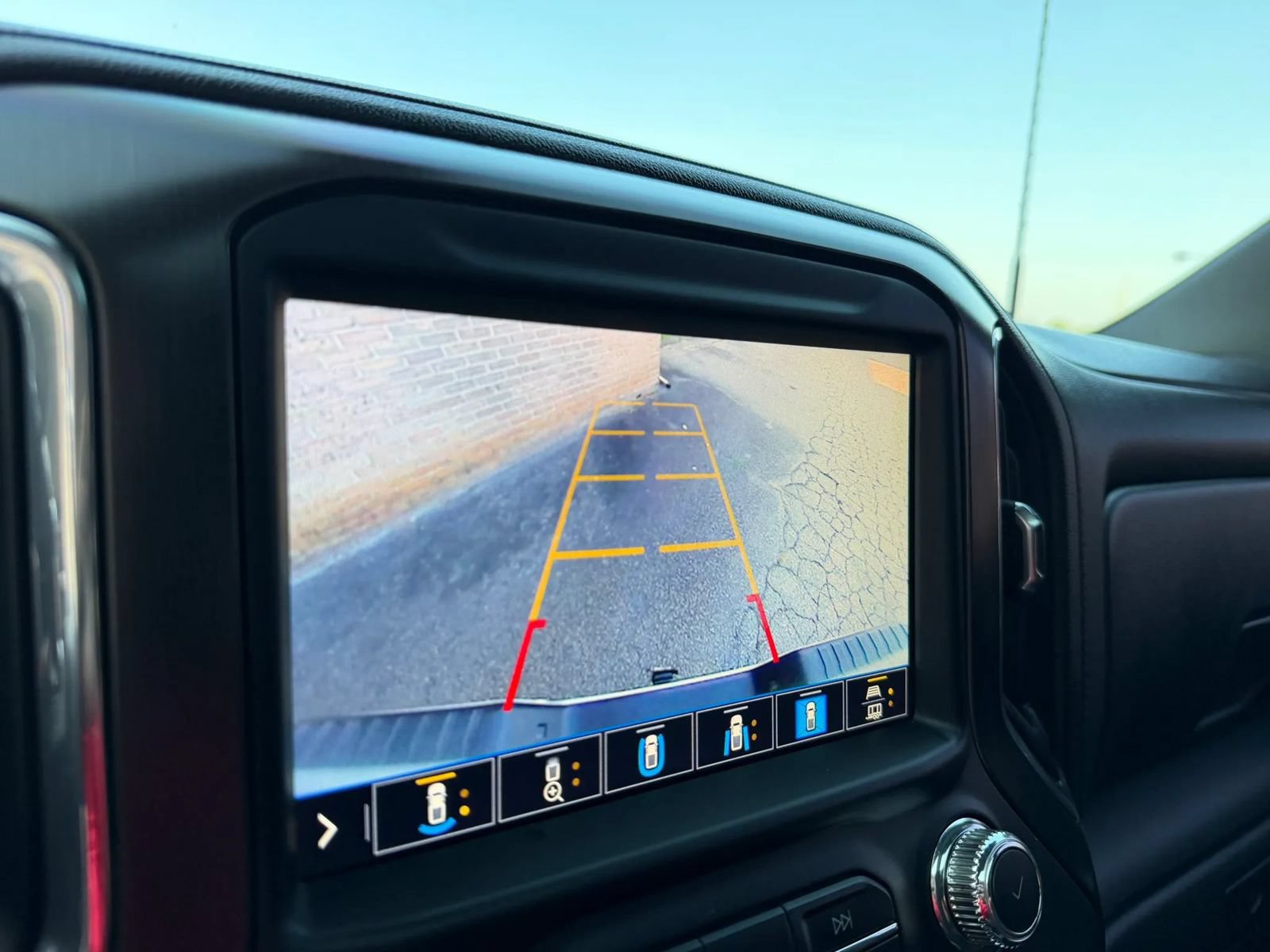 Used 2020 GMC Sierra 1500 AT4 w/ AT4 Premium Package AWD/4WD image 18