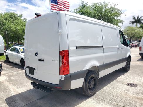 Used 2025 Mercedes-Benz Sprinter 2500 image 6