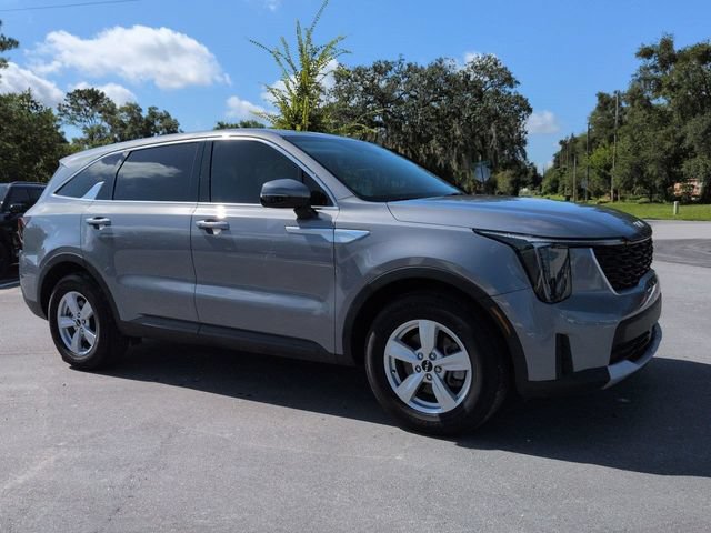 Certified 2025 Kia Sorento LX FWD image 1