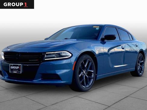 Used 2020 Dodge Charger SXT w/ Blacktop Package RWD image 1