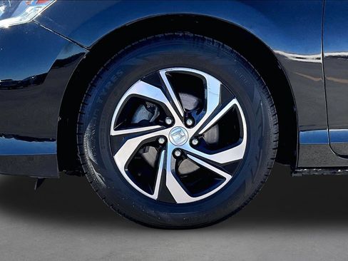 Used 2017 Honda Accord LX image 8