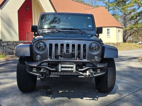 Used 2018 Jeep Wrangler Unlimited Sahara w/ Connectivity Group AWD/4WD image 4