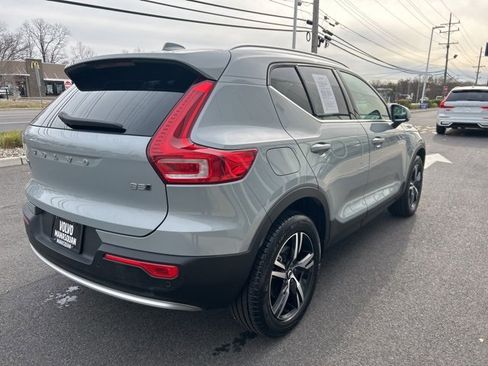 Certified 2025 Volvo XC40 B5 Core image 5