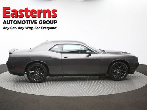 Used 2022 Dodge Challenger SXT w/ Driver Convenience Group RWD image 42