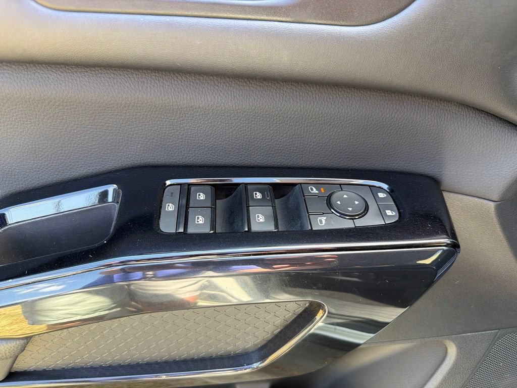 Used 2022 Nissan Pathfinder SV FWD image 12