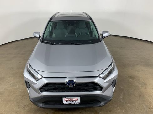 Used 2022 Toyota RAV4 XLE w/ Convenience Package image 4