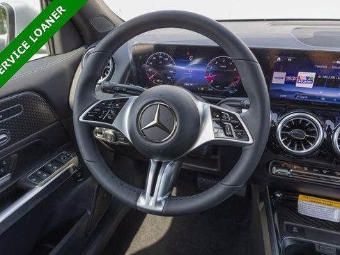 Used 2025 Mercedes-Benz GLB 250 image 23