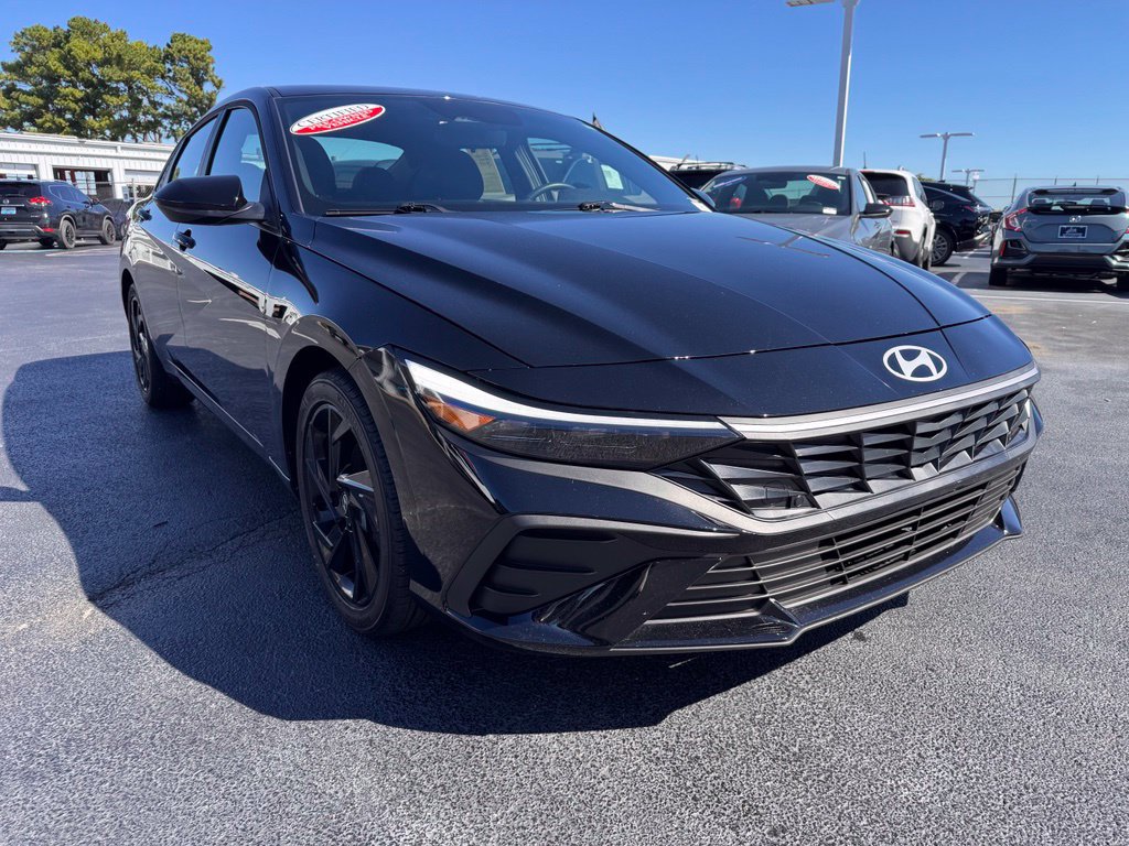 Used 2026 Hyundai Elantra Sport FWD image 7