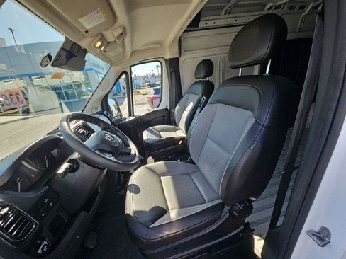 Used 2025 RAM ProMaster 2500 w/ Convenience Group FWD image 18