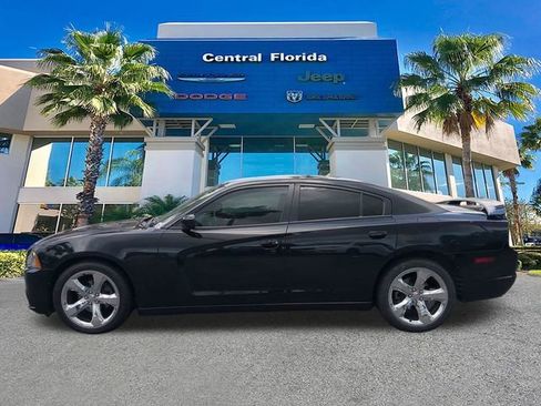 Used 2014 Dodge Charger SXT RWD image 8