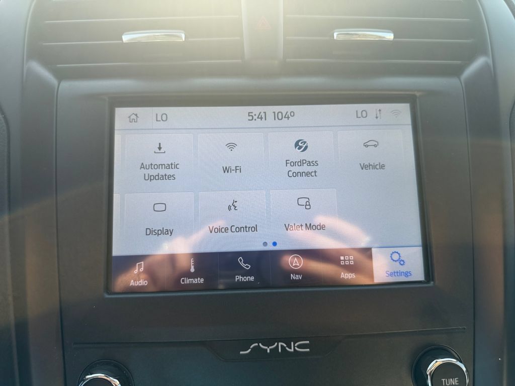 Used 2020 Ford Fusion SE w/ Equipment Group 151A FWD image 28
