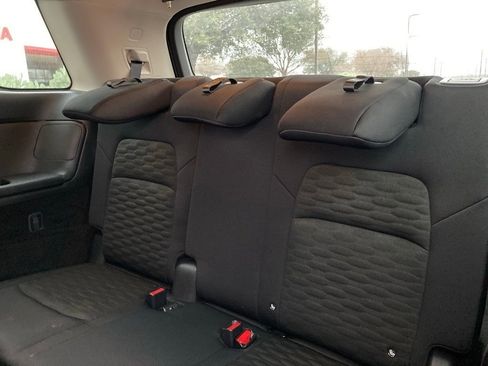 Used 2025 Nissan Pathfinder SV image 12