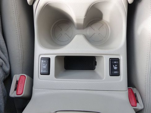 Used 2021 Nissan Rogue Sport SV FWD image 32