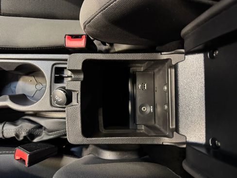 Used 2014 Ford Focus SE FWD image 22